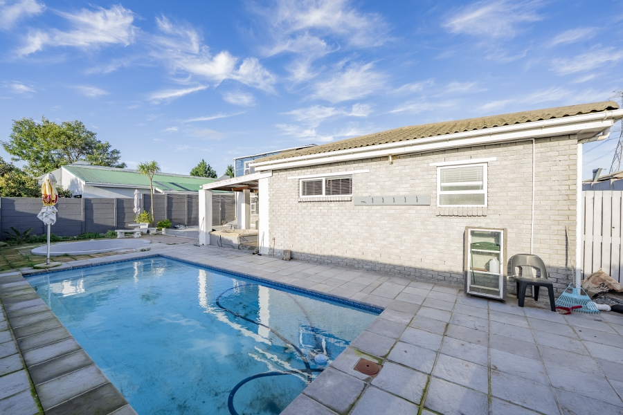 5 Bedroom Property for Sale in Rouxville Western Cape